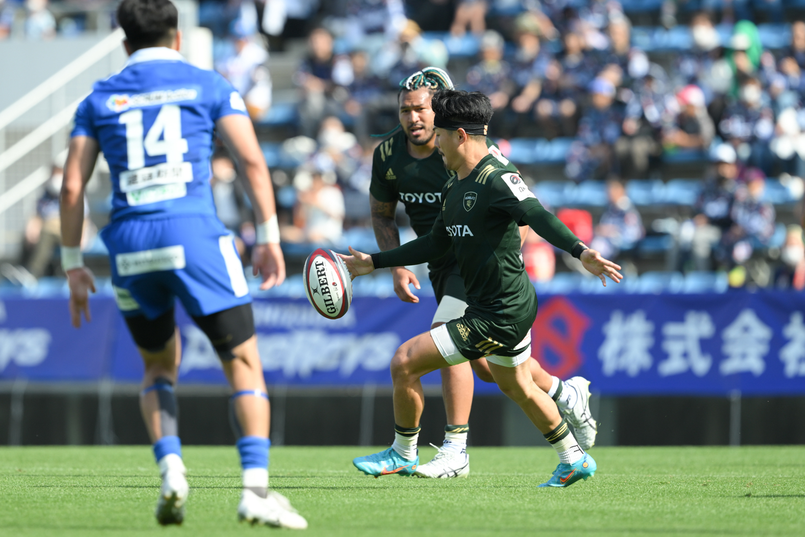 後半8分、ペナルティからSH福田健太が素早く仕掛ける